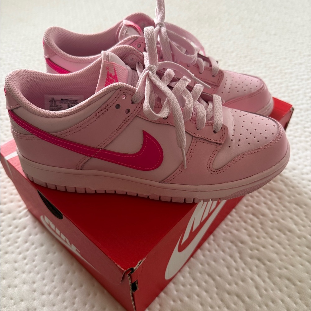 Nike Pink Sneakers